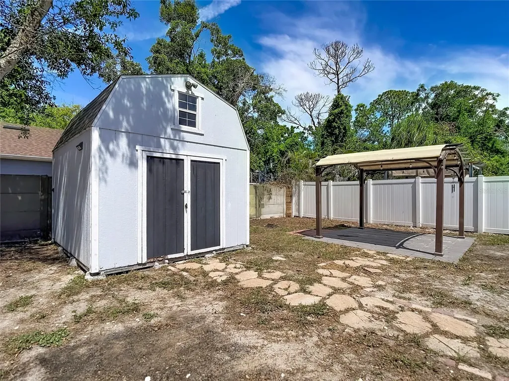 8639 May Circle Tampa FL 33614
