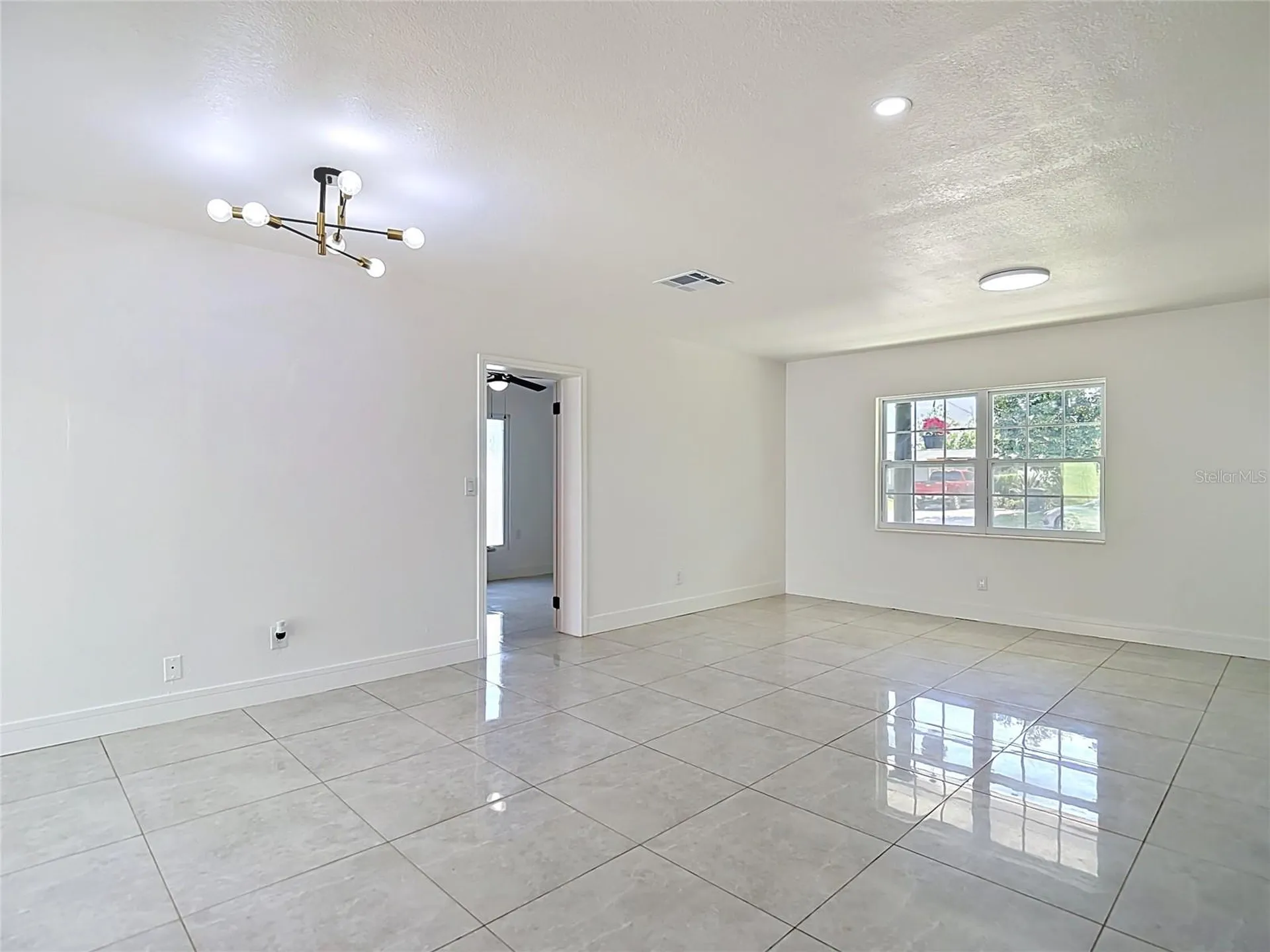 8639 May Circle Tampa FL 33614
