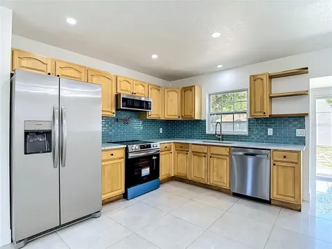8639 May Circle Tampa FL 33614