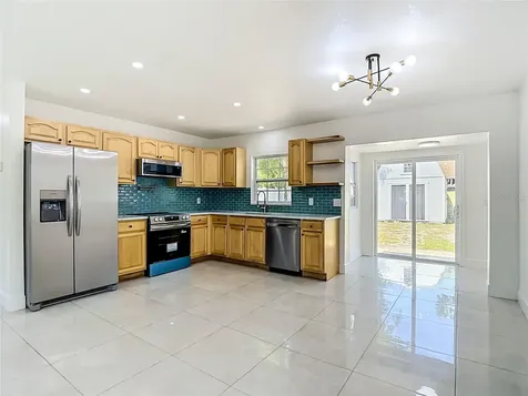8639 May Circle Tampa FL 33614