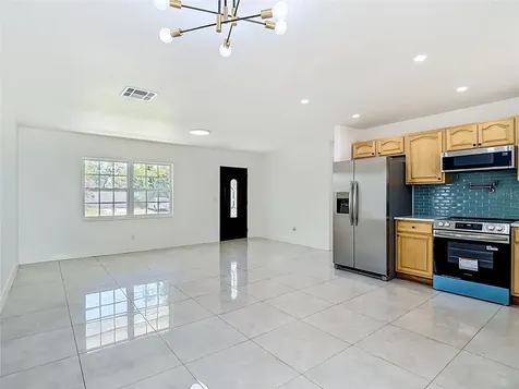 8639 May Circle Tampa FL 33614