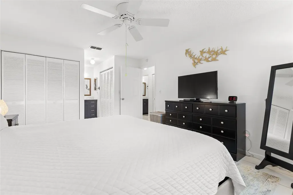 3143 37th Lane S St Petersburg FL 33711