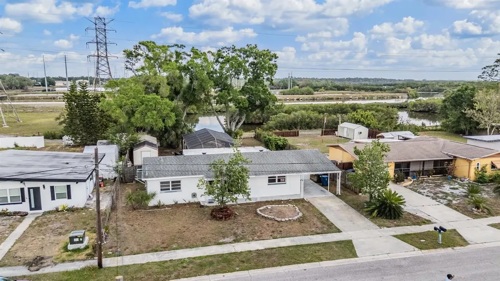 307 Country Club Drive Oldsmar FL 34677