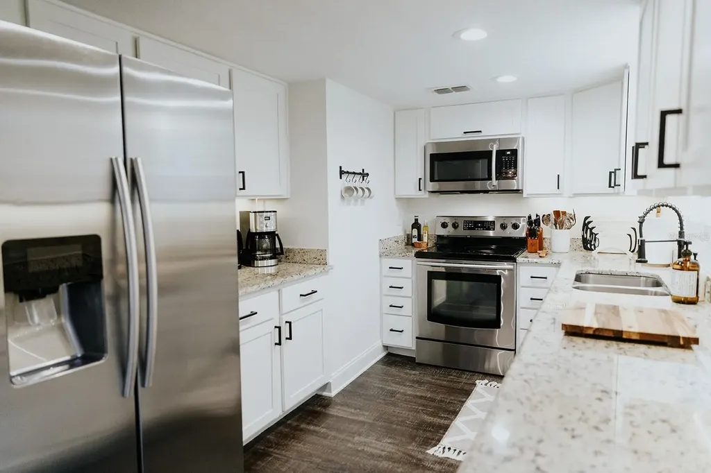 2472 Temple Street Sarasota FL 34239