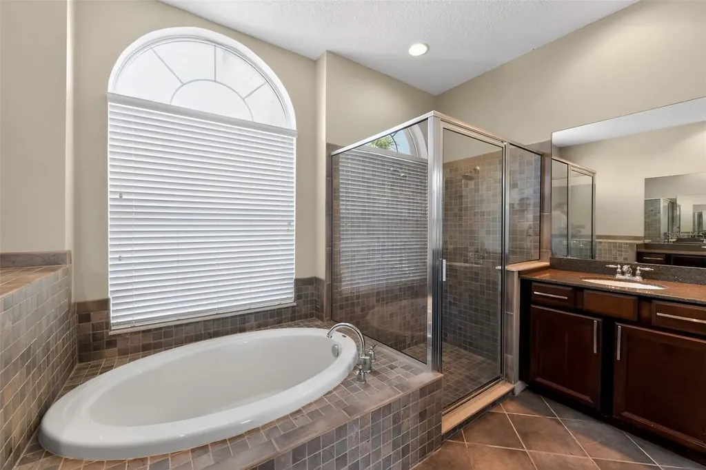 1833 Mira Lago Circle Ruskin FL 33570