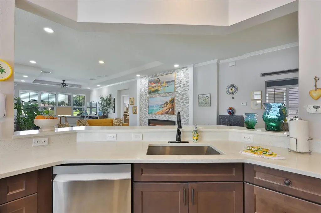 828 Regal Manor Way Sun City Center FL 33573