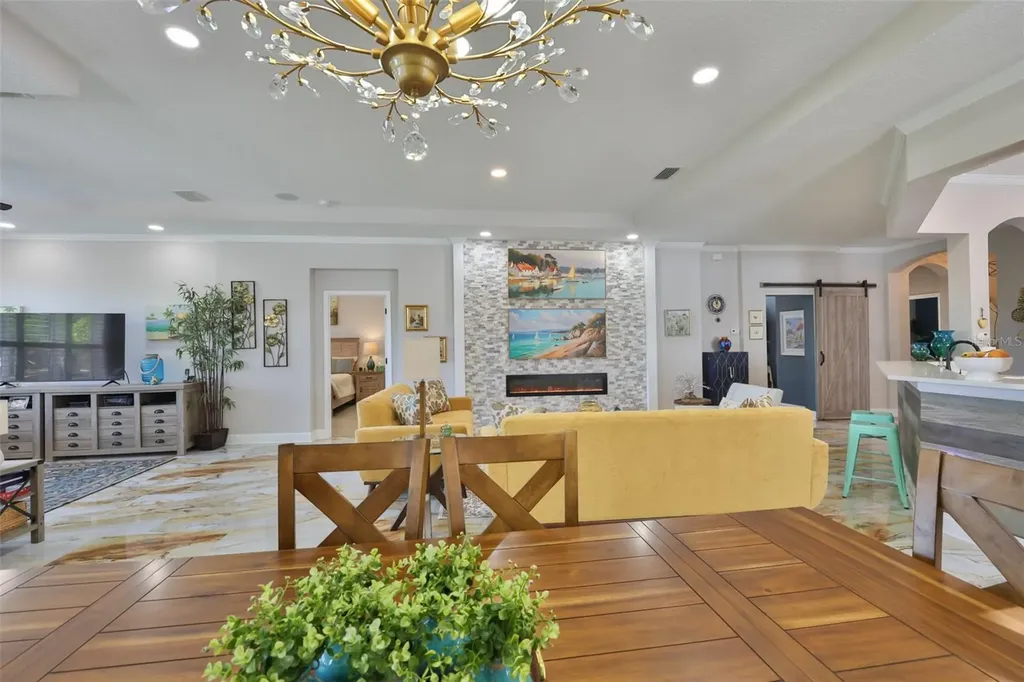 828 Regal Manor Way Sun City Center FL 33573