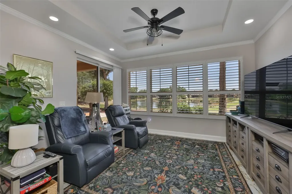828 Regal Manor Way Sun City Center FL 33573