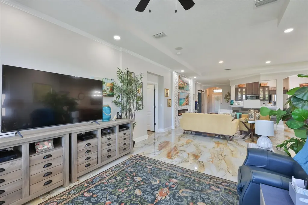 828 Regal Manor Way Sun City Center FL 33573