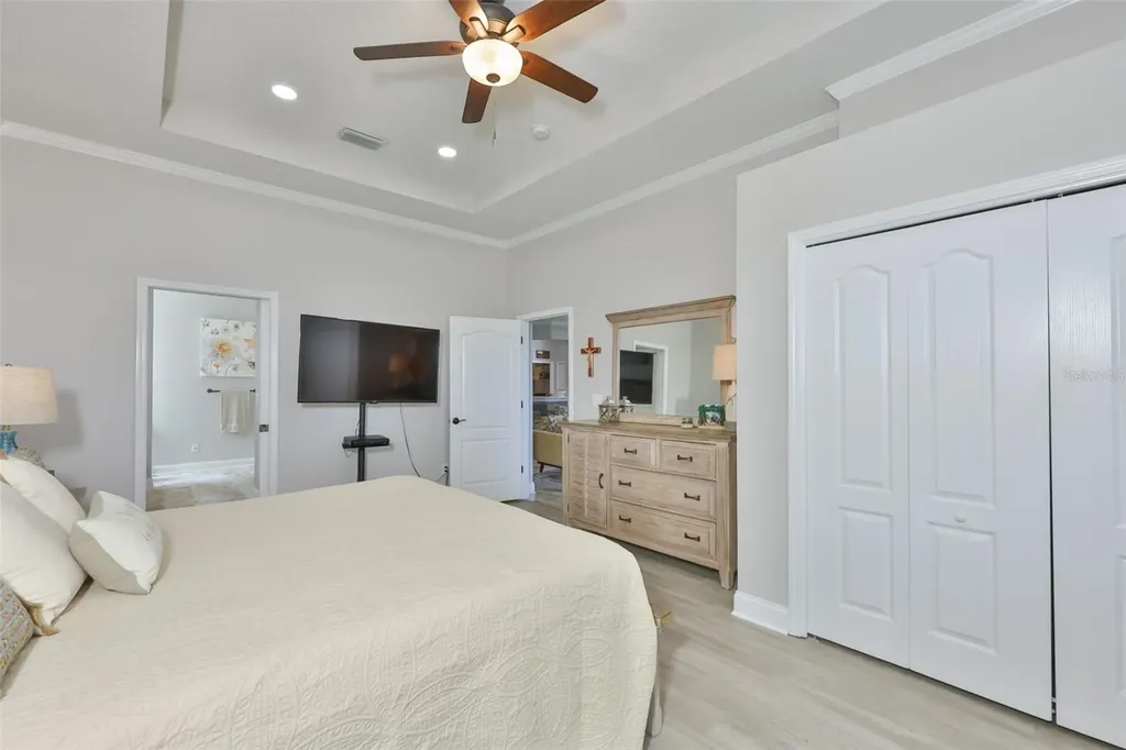 828 Regal Manor Way Sun City Center FL 33573