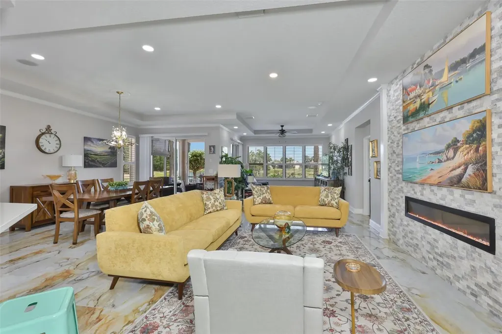 828 Regal Manor Way Sun City Center FL 33573