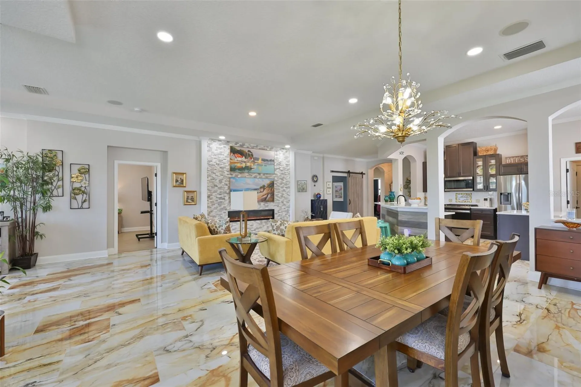 828 Regal Manor Way Sun City Center FL 33573