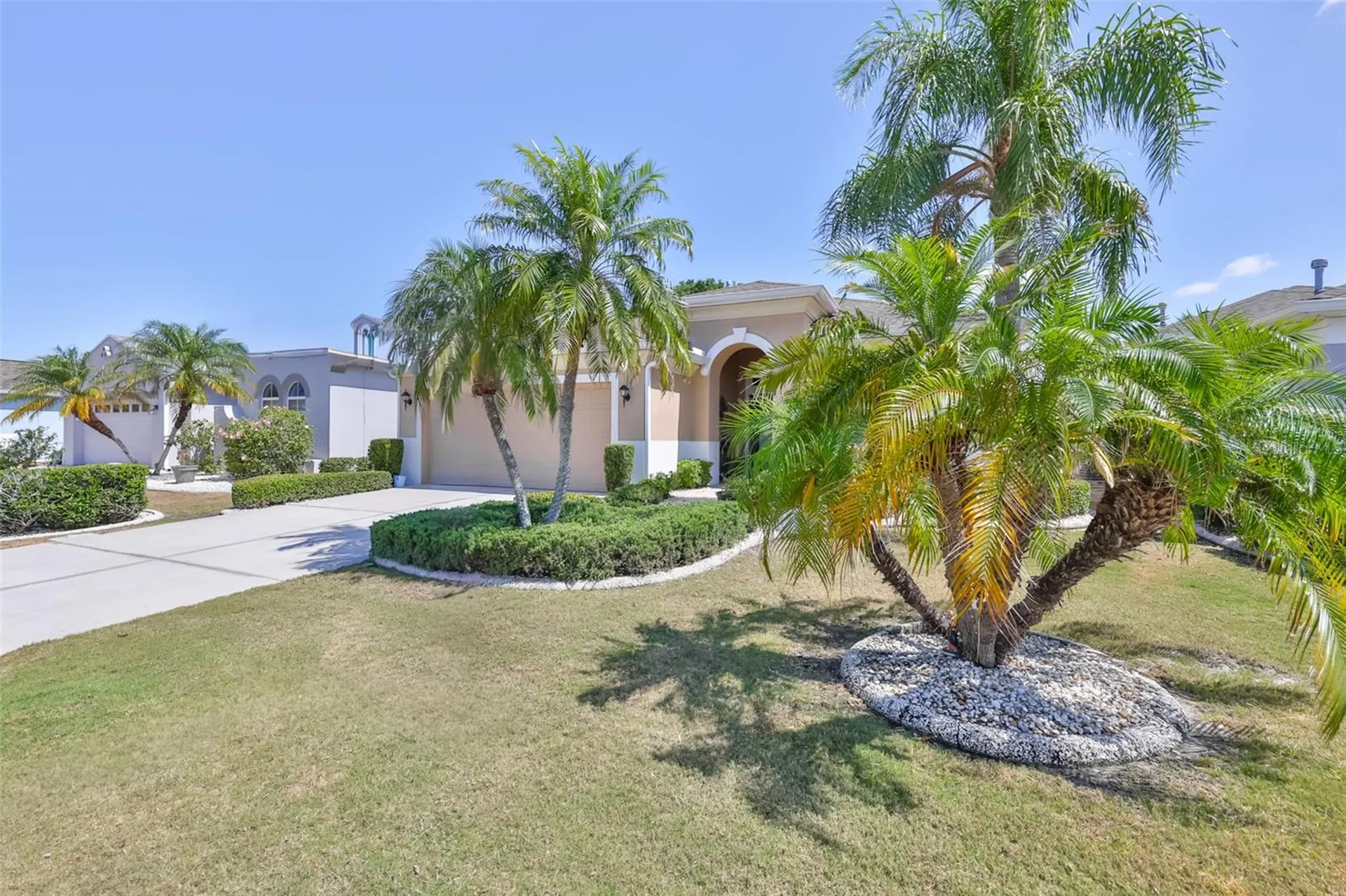 828 Regal Manor Way Sun City Center FL 33573