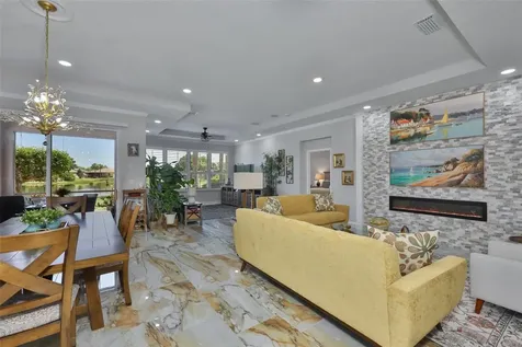 828 Regal Manor Way Sun City Center FL 33573