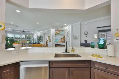 828 Regal Manor Way Sun City Center FL 33573