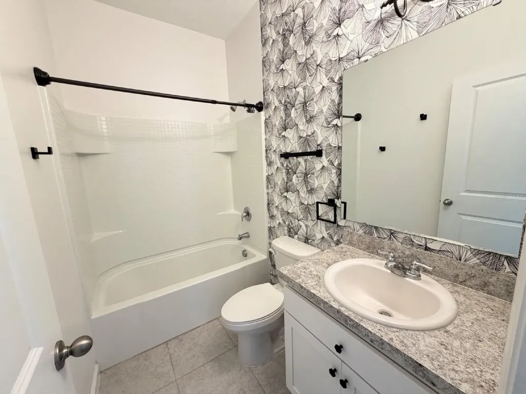2021 Hemingway Circle Groveland FL 34736