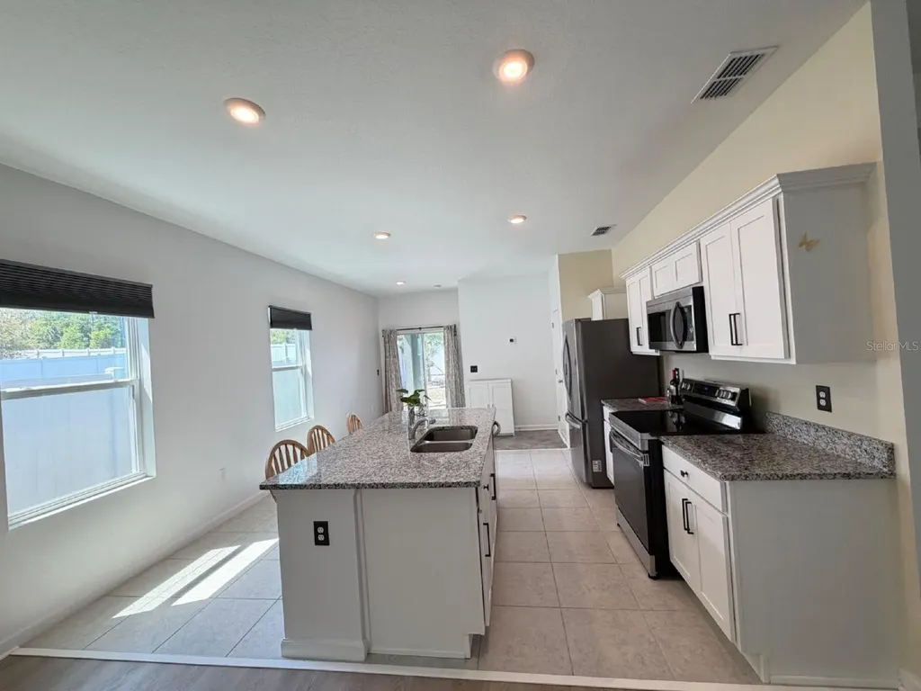 2021 Hemingway Circle Groveland FL 34736