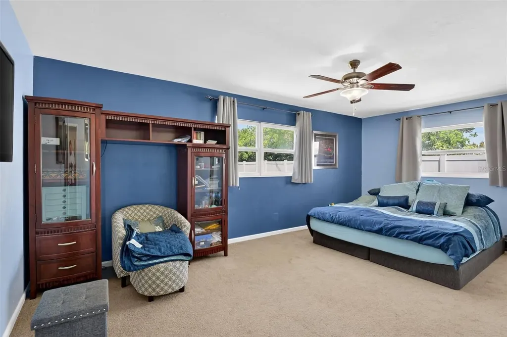 1305 SE 37th Terrace Cape Coral FL 33904