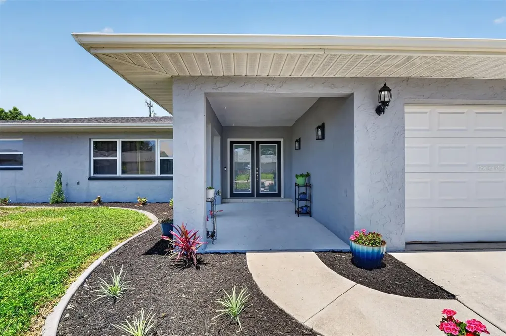 1305 SE 37th Terrace Cape Coral FL 33904