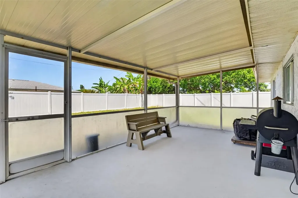 1305 SE 37th Terrace Cape Coral FL 33904