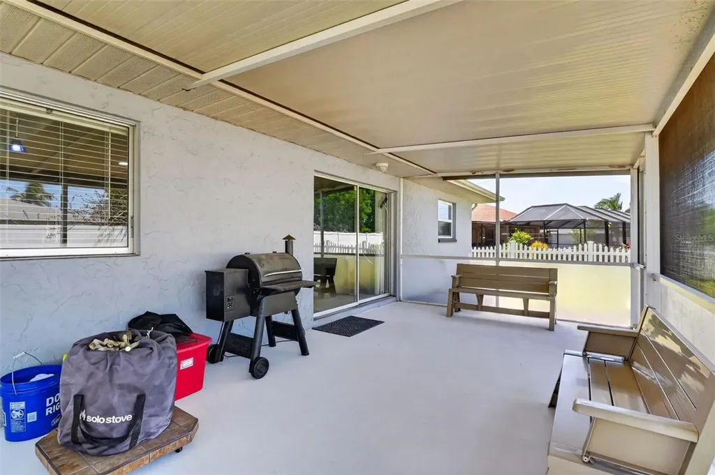 1305 SE 37th Terrace Cape Coral FL 33904