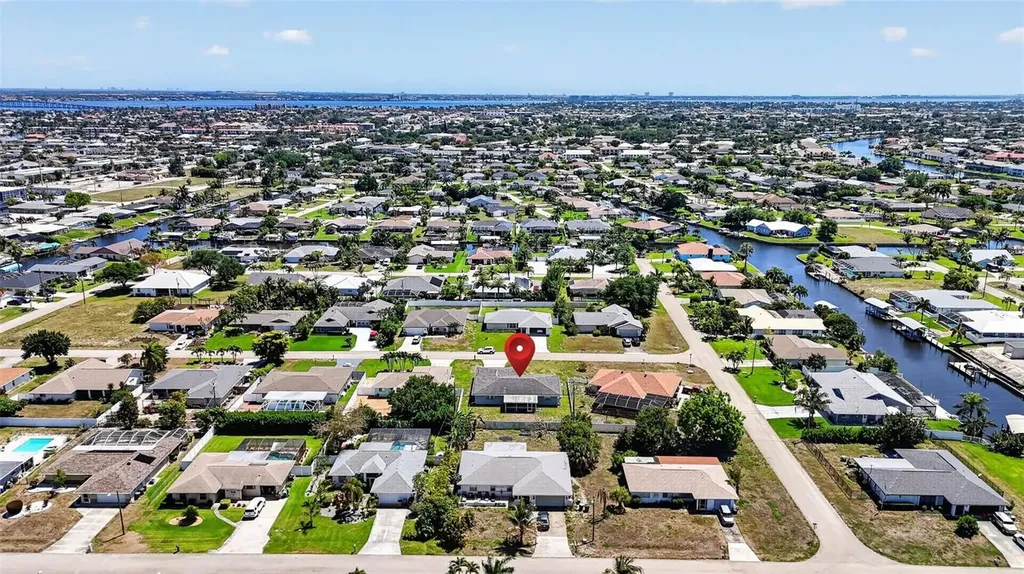 1305 SE 37th Terrace Cape Coral FL 33904