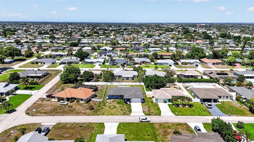 1305 SE 37th Terrace Cape Coral FL 33904