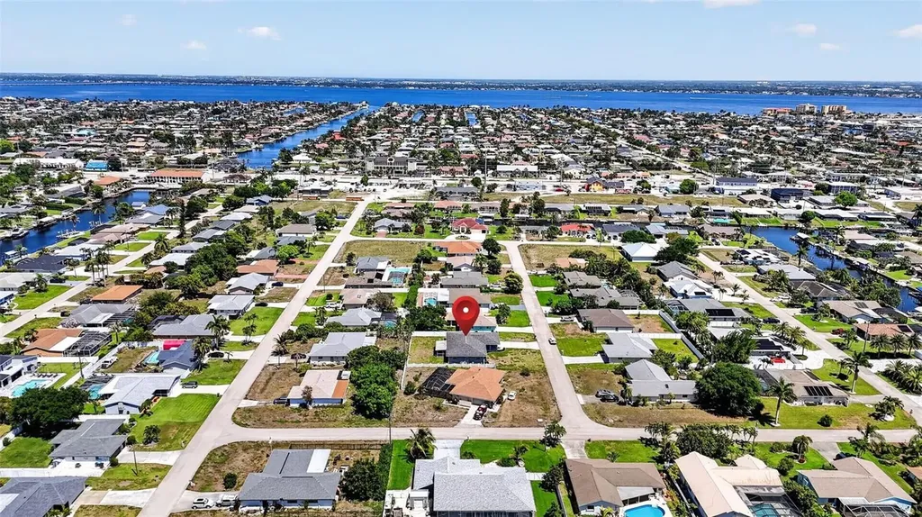 1305 SE 37th Terrace Cape Coral FL 33904