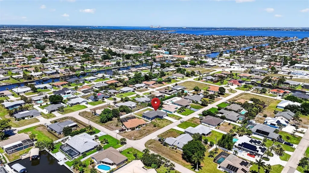1305 SE 37th Terrace Cape Coral FL 33904