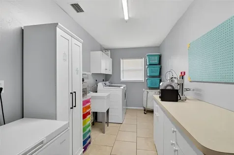 1305 SE 37th Terrace Cape Coral FL 33904