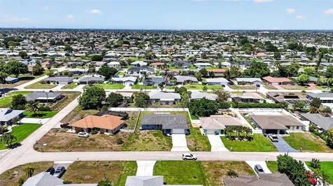 1305 SE 37th Terrace Cape Coral FL 33904