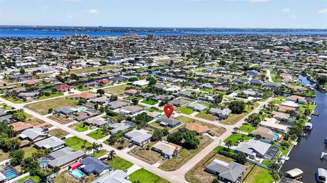 1305 SE 37th Terrace Cape Coral FL 33904