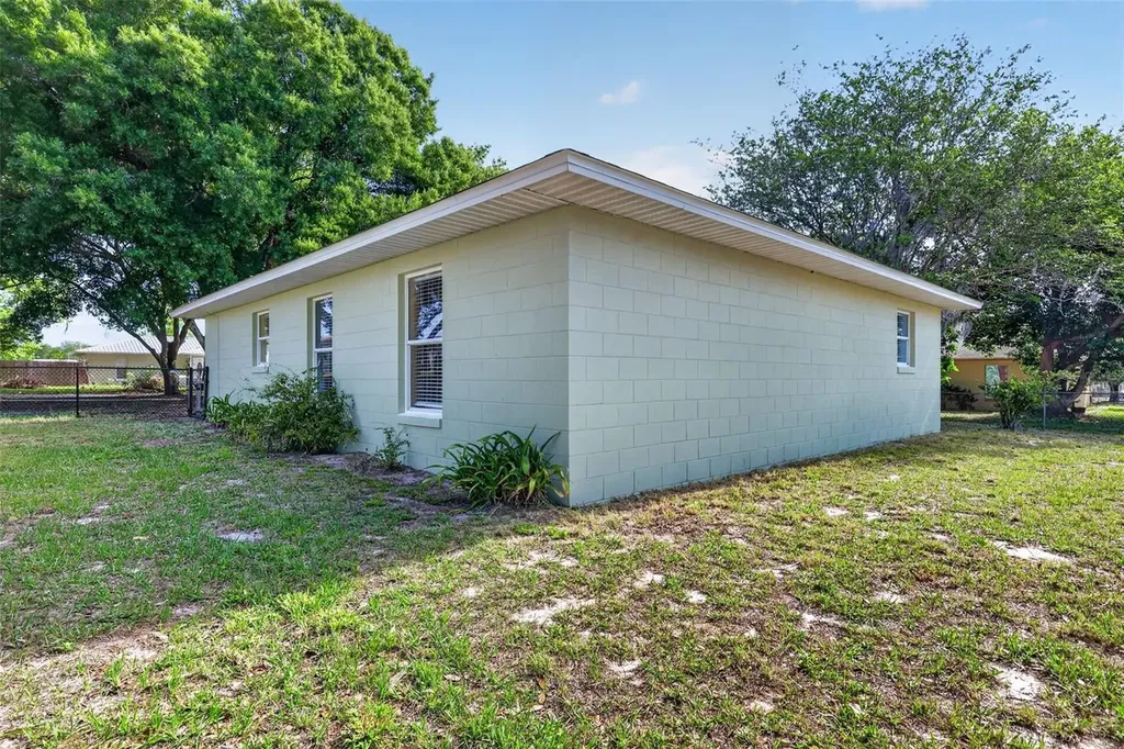 610 Palmetto Drive Mascotte FL 34753