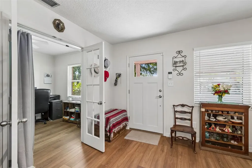 4727 W Anita Boulevard Tampa FL 33611