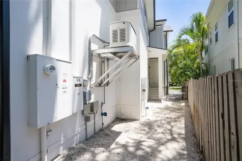 4402 W Beach Park Drive Tampa FL 33609