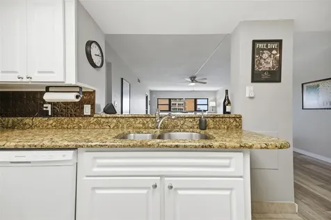 4141 Bayshore Boulevard Tampa FL 33611