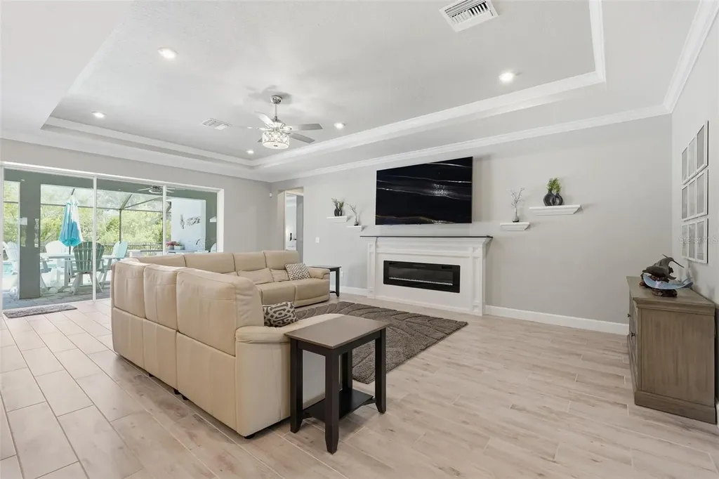 33805 Castaway Loop Wesley Chapel FL 33543