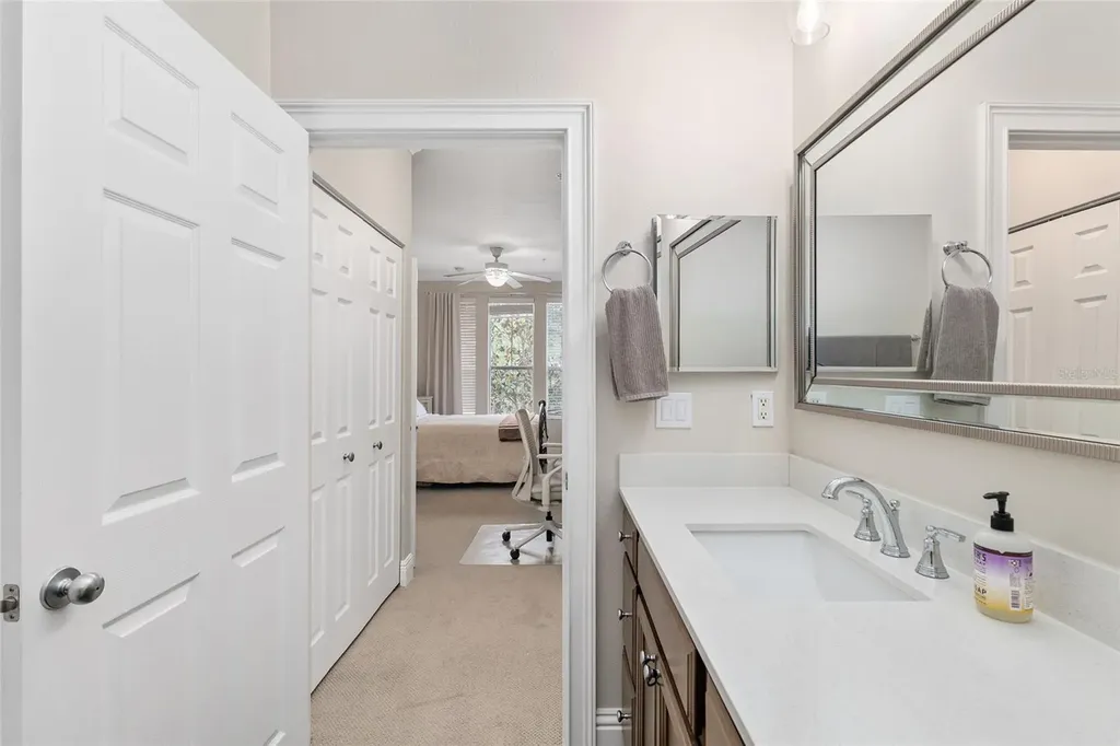 1185 SW 9th Road Gainesville FL 32601