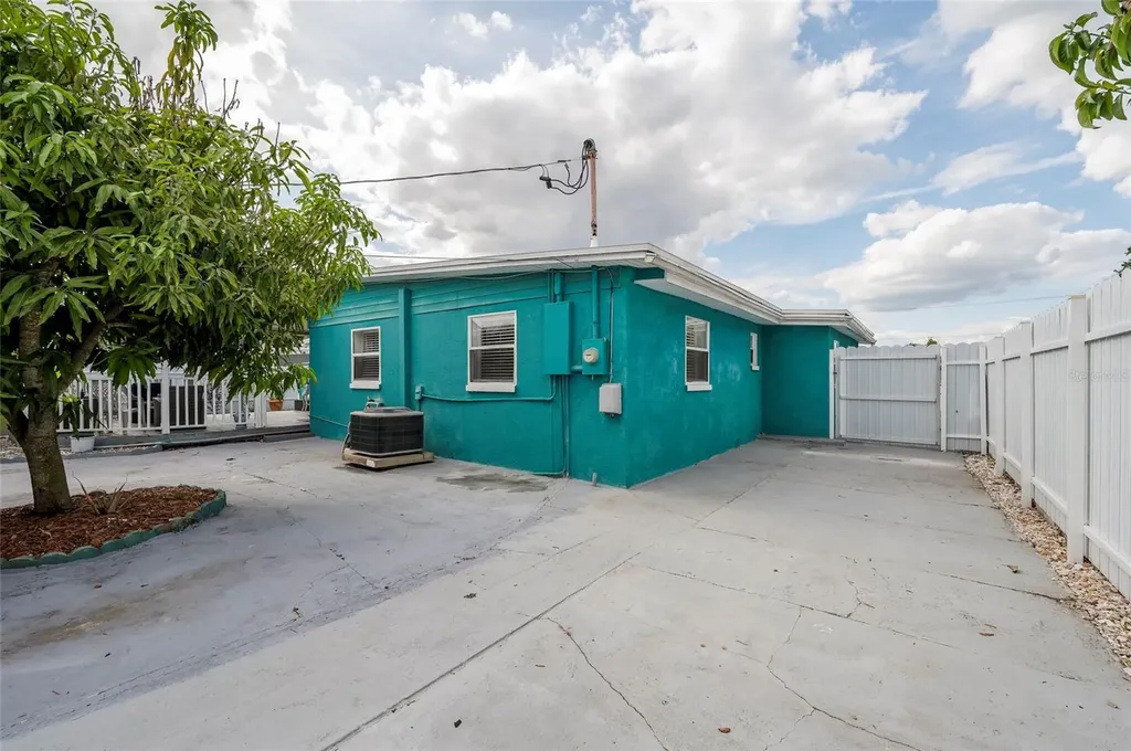 7511 Tidewater Trail Tampa FL 33619