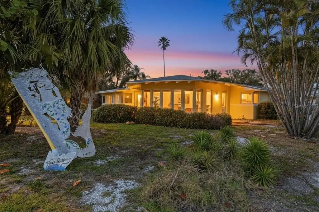 16007 Gulf Boulevard Redington Beach FL 33708