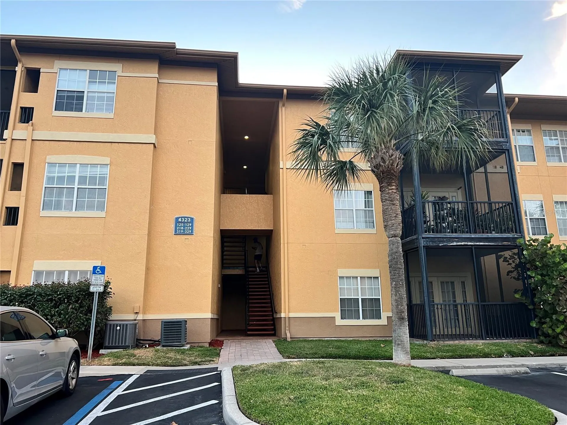 4323 Bayside Village Drive Tampa FL 33615