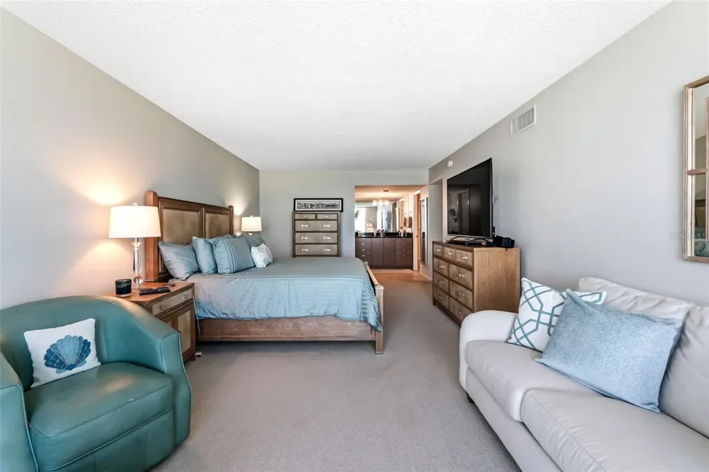 2425 Gulf Of Mexico Drive Longboat Key FL 34228
