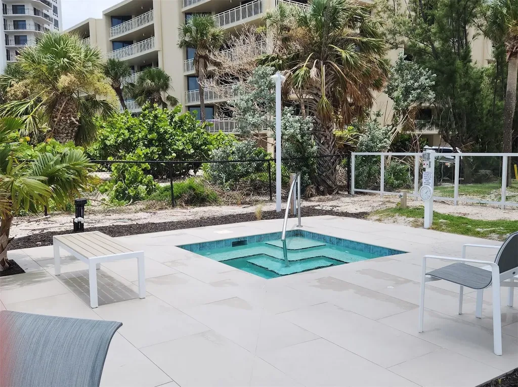 2425 Gulf Of Mexico Drive Longboat Key FL 34228