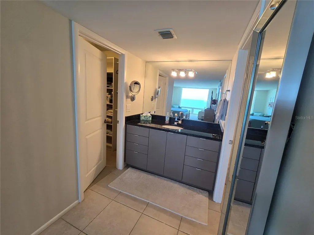 2425 Gulf Of Mexico Drive Longboat Key FL 34228