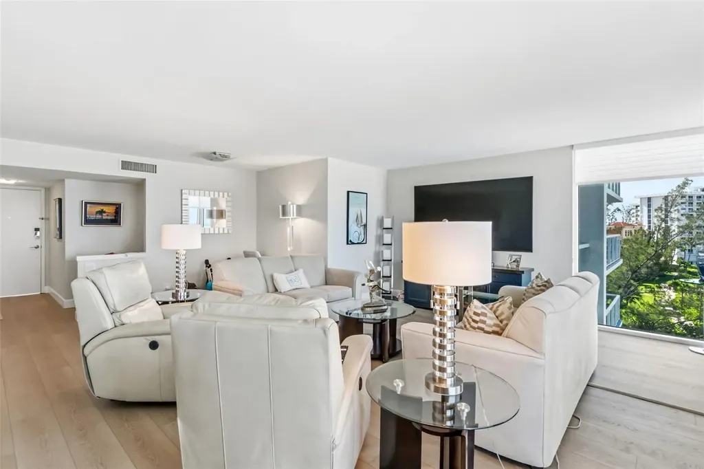 2425 Gulf Of Mexico Drive Longboat Key FL 34228
