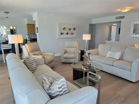 2425 Gulf Of Mexico Drive Longboat Key FL 34228