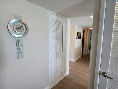 2425 Gulf Of Mexico Drive Longboat Key FL 34228