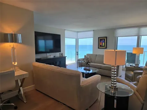 2425 Gulf Of Mexico Drive Longboat Key FL 34228