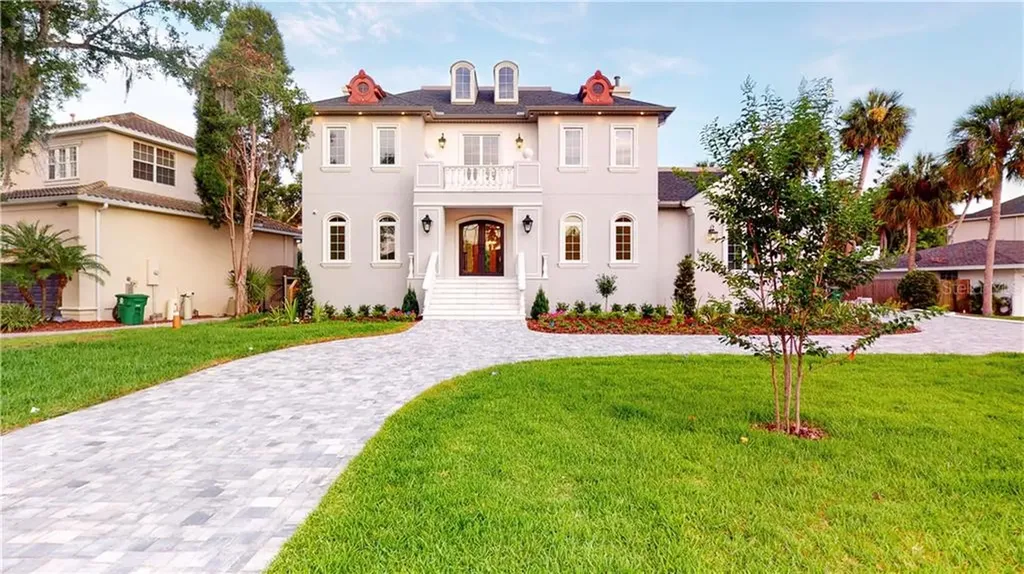 2604 S Bryant Circle Tampa FL 33629