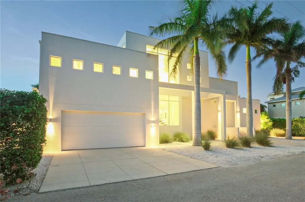 687 Jungle Queen Way Longboat Key FL 34228